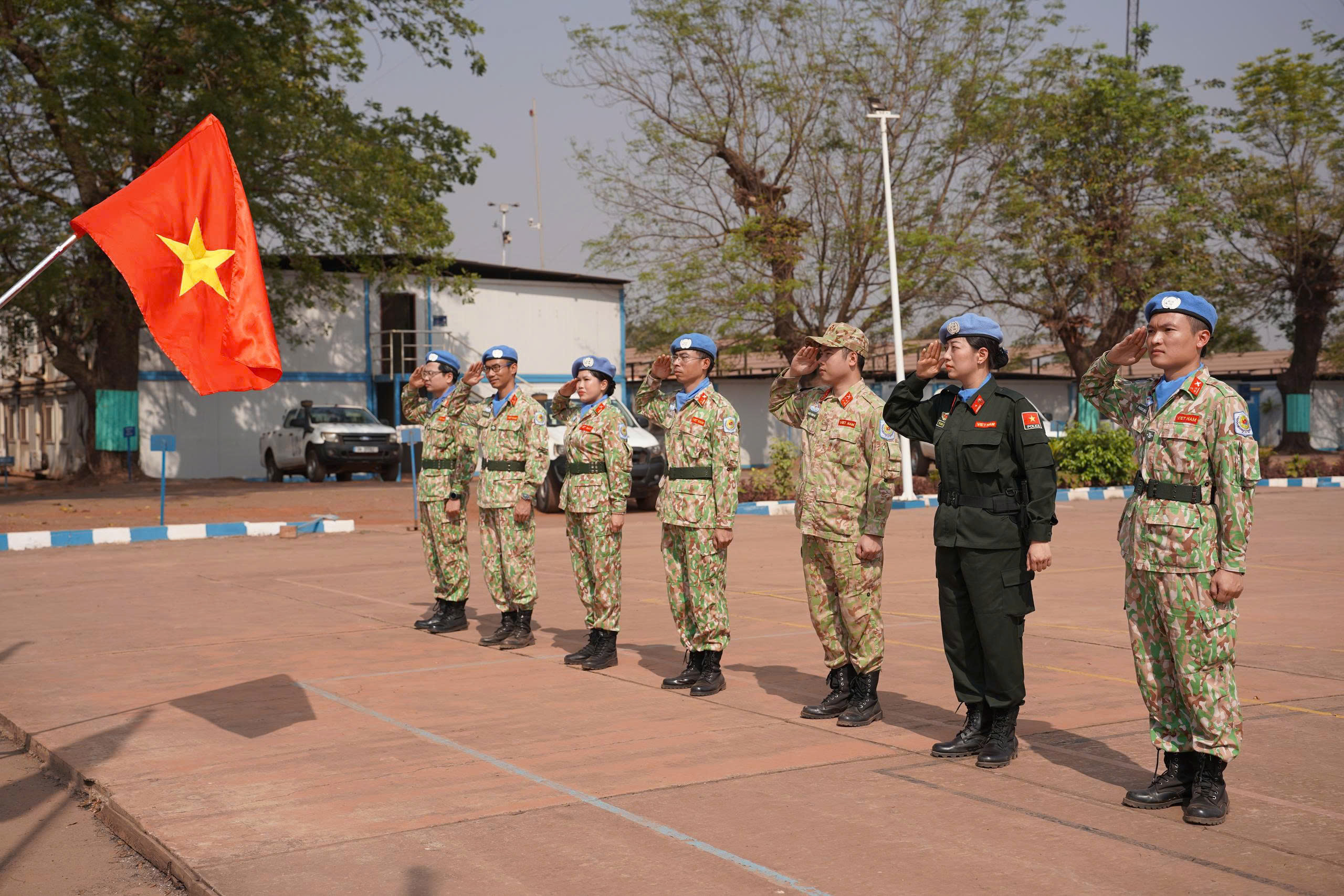 Tâm sự của những chiến sĩ mũ nồi xanh lần đầu đón tết ở châu Phi- Ảnh 5. Tâm sự của những chiến sĩ mũ nồi xanh lần đầu đón tết ở châu Phi- Ảnh 5.