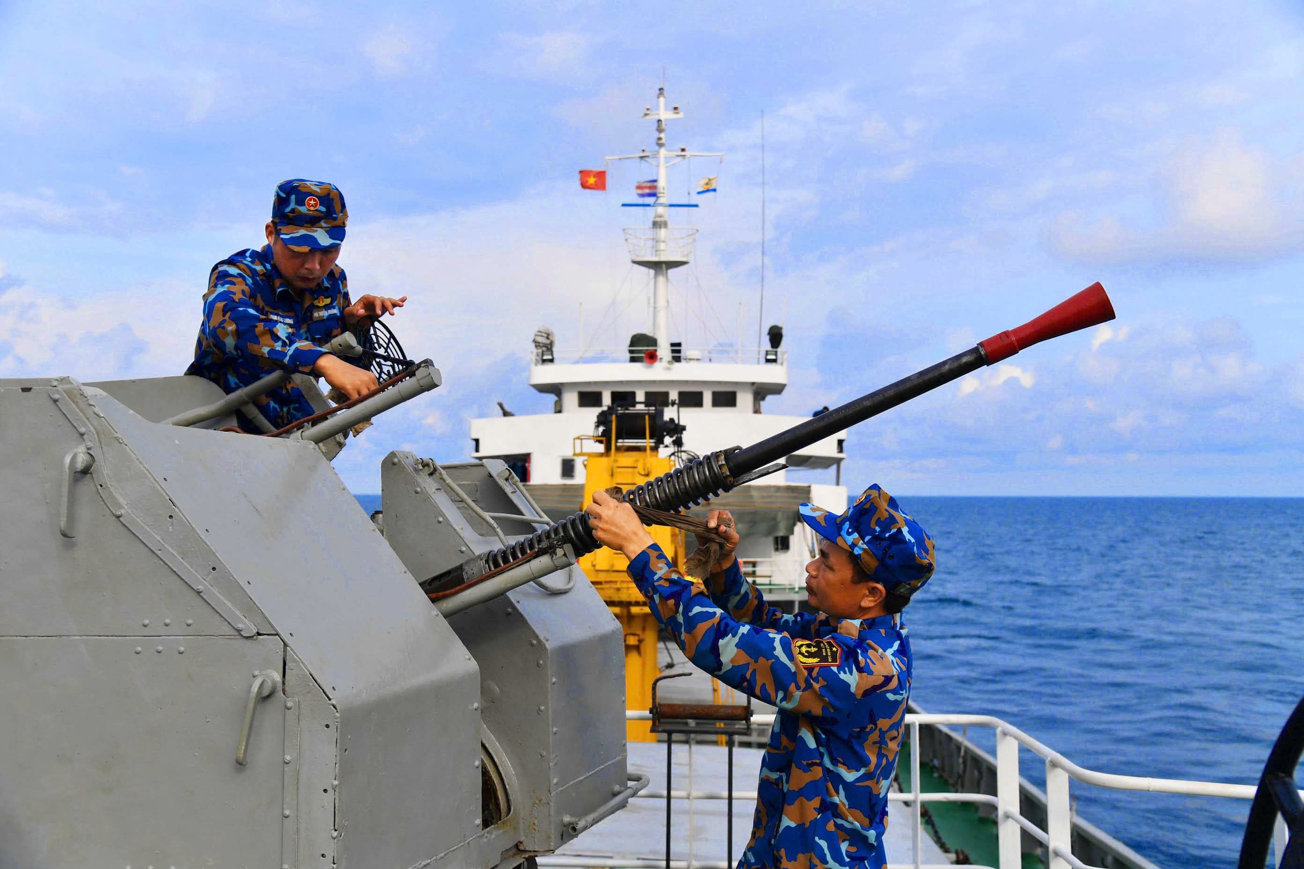 Đón tết nơi đầu sóng- Ảnh 2.