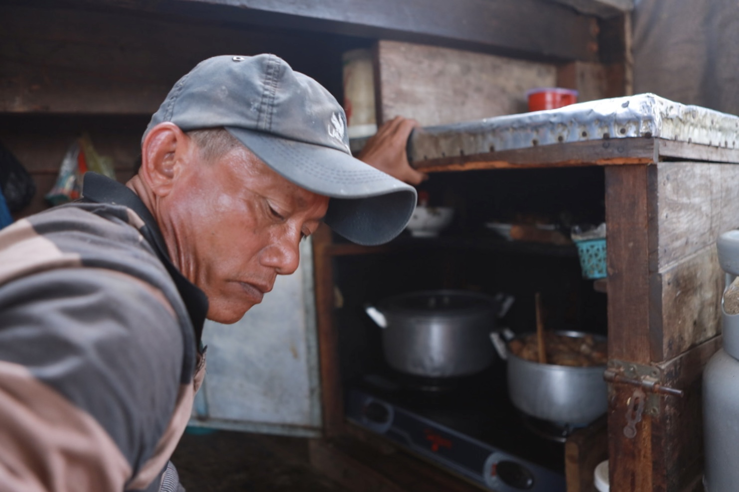 TP.HCM nhìn từ sông Sài Gòn - Kỳ 2: Bến Bình Đông 'giữ nhịp' xuân - Ảnh 6.