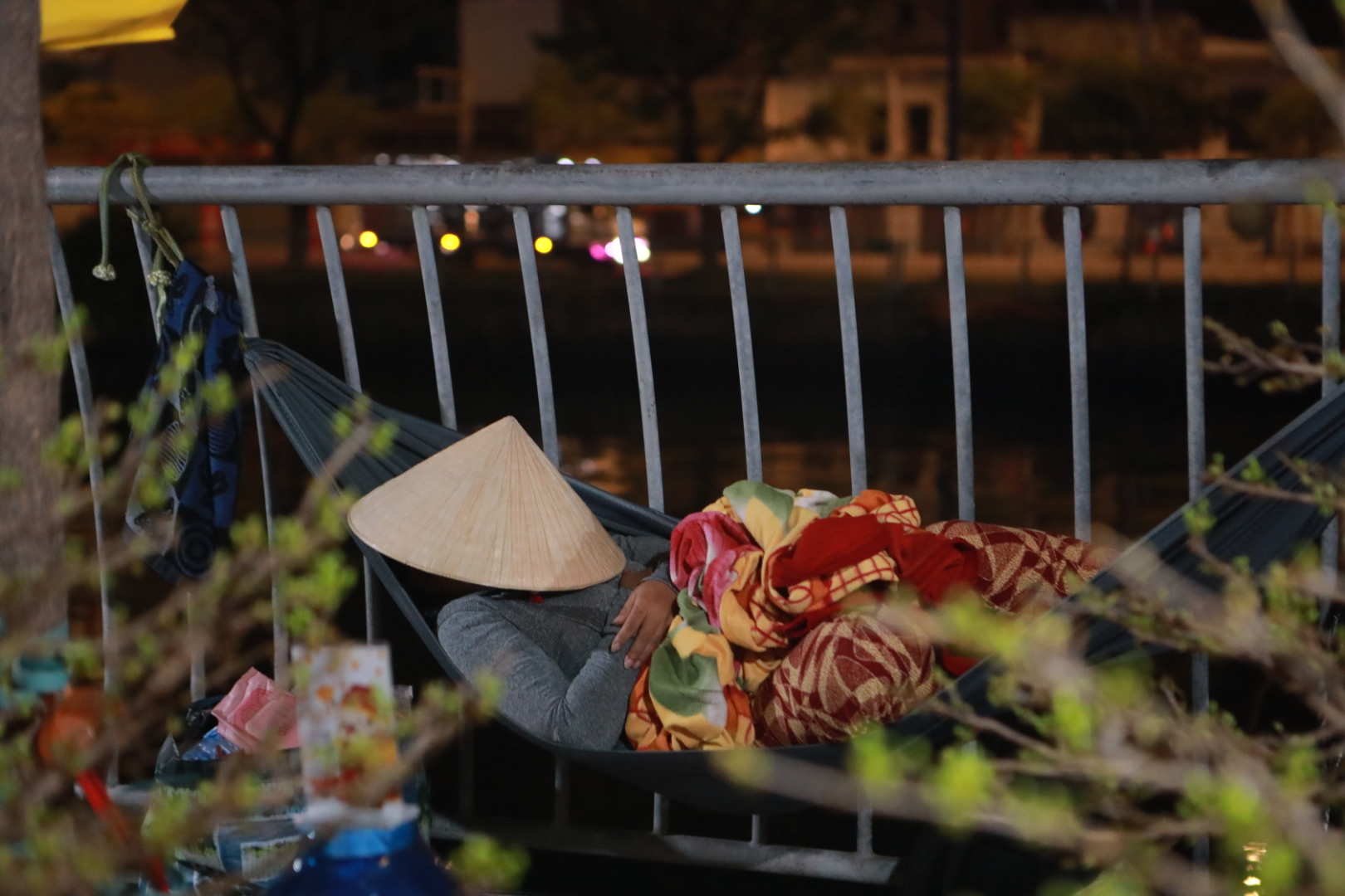 TP.HCM nhìn từ sông Sài Gòn - Kỳ 2: Bến Bình Đông 'giữ nhịp' xuân - Ảnh 16.