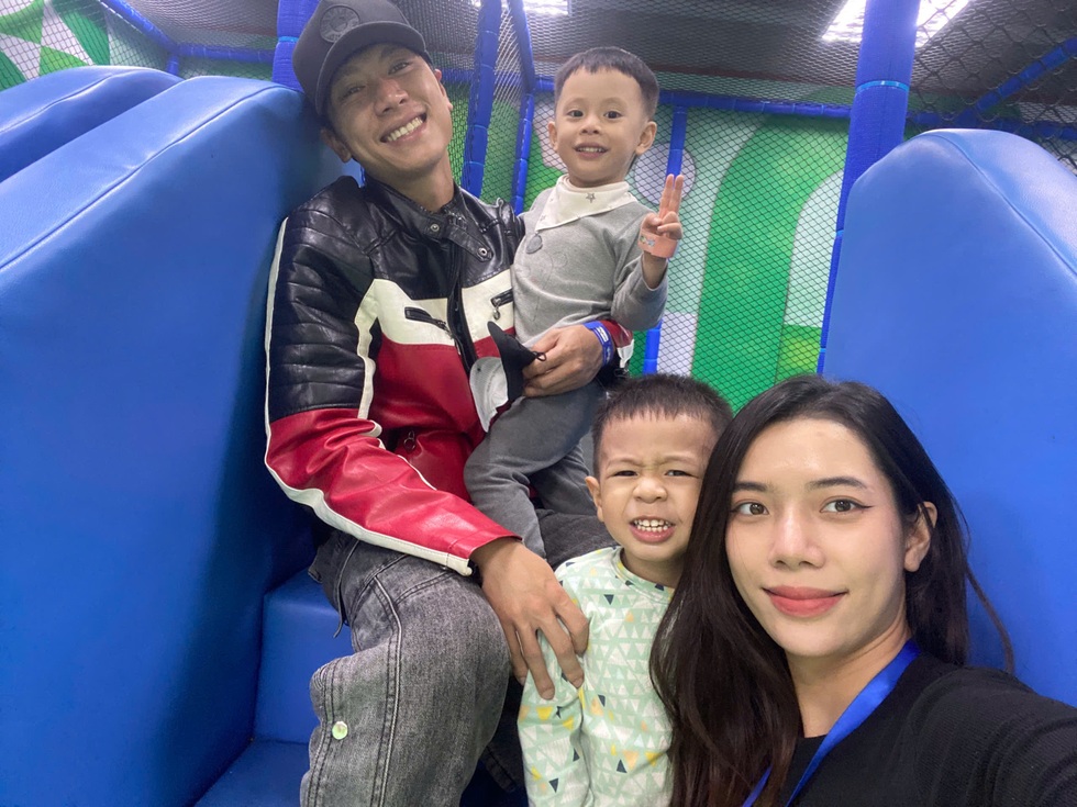 Diễn viên Hoàng Long đón cái Tết đầu không có bố, thay ông cầm cuốc ra vườn - 5