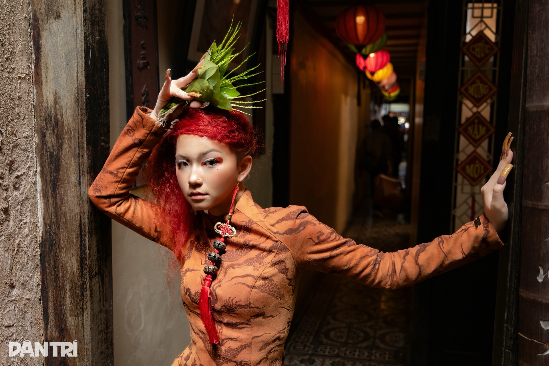 Cô gái Hà Nội triệu view thể hiện cá tính Gen Z với áo dài vằn hổ - 3 Cô gái Hà Nội triệu view thể hiện cá tính Gen Z với áo dài vằn hổ - 3