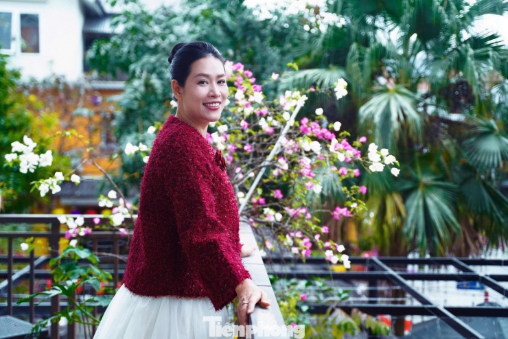 Chia sẻ với Tiền Phong, Hà Hương cho biết cô bắt đầu nghiêm túc với việc luyện tập thể thao sau khi phát hiện mắc bệnh cường giáp vào đầu năm 2024. Thời điểm đó, việc điều trị bằng thuốc khiến cân nặng tăng nhanh, từ khoảng 58-60 kg lên gần 70 kg, ảnh hưởng lớn đến thể trạng và tâm lý. Ảnh: Đức Nguyễn.