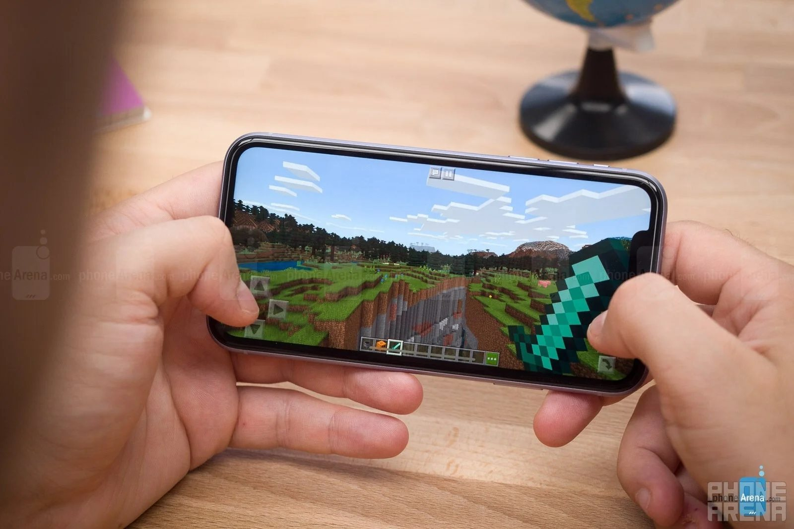 Ai còn nhớ chiếc iPhone 11 