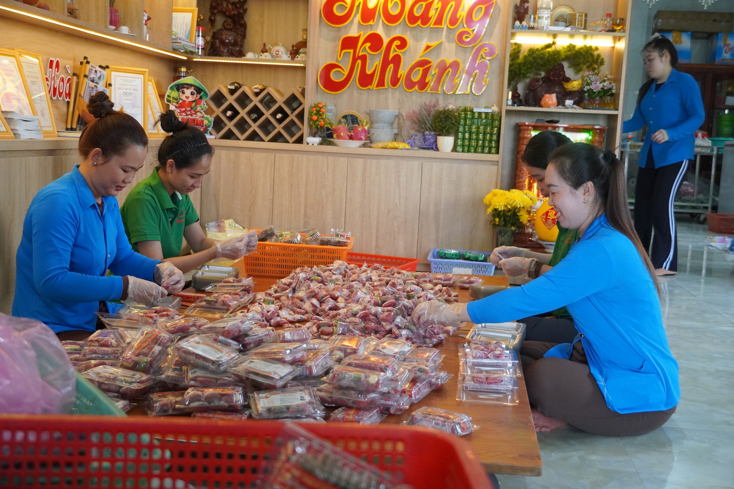 - Ảnh 13. - Ảnh 13.