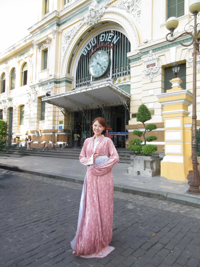 Áo dài hồng, sắc xuân ngọt ngào trong thời trang ngày tết- Ảnh 8.