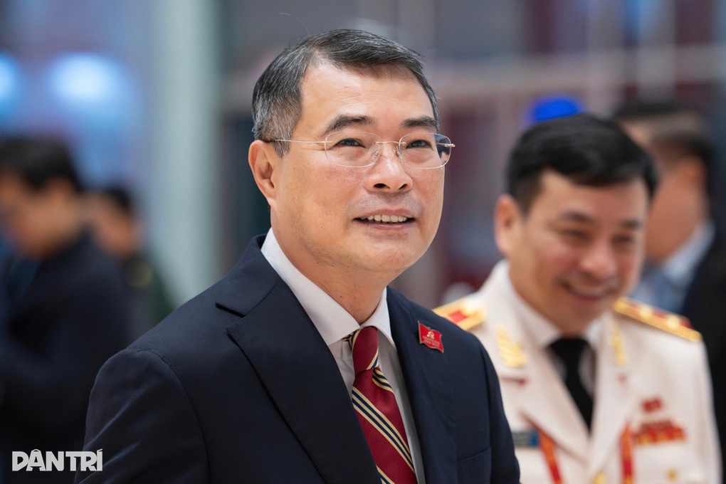 Những Ủy viên Bộ Chính trị ứng cử đại biểu Quốc hội khóa mới - 2