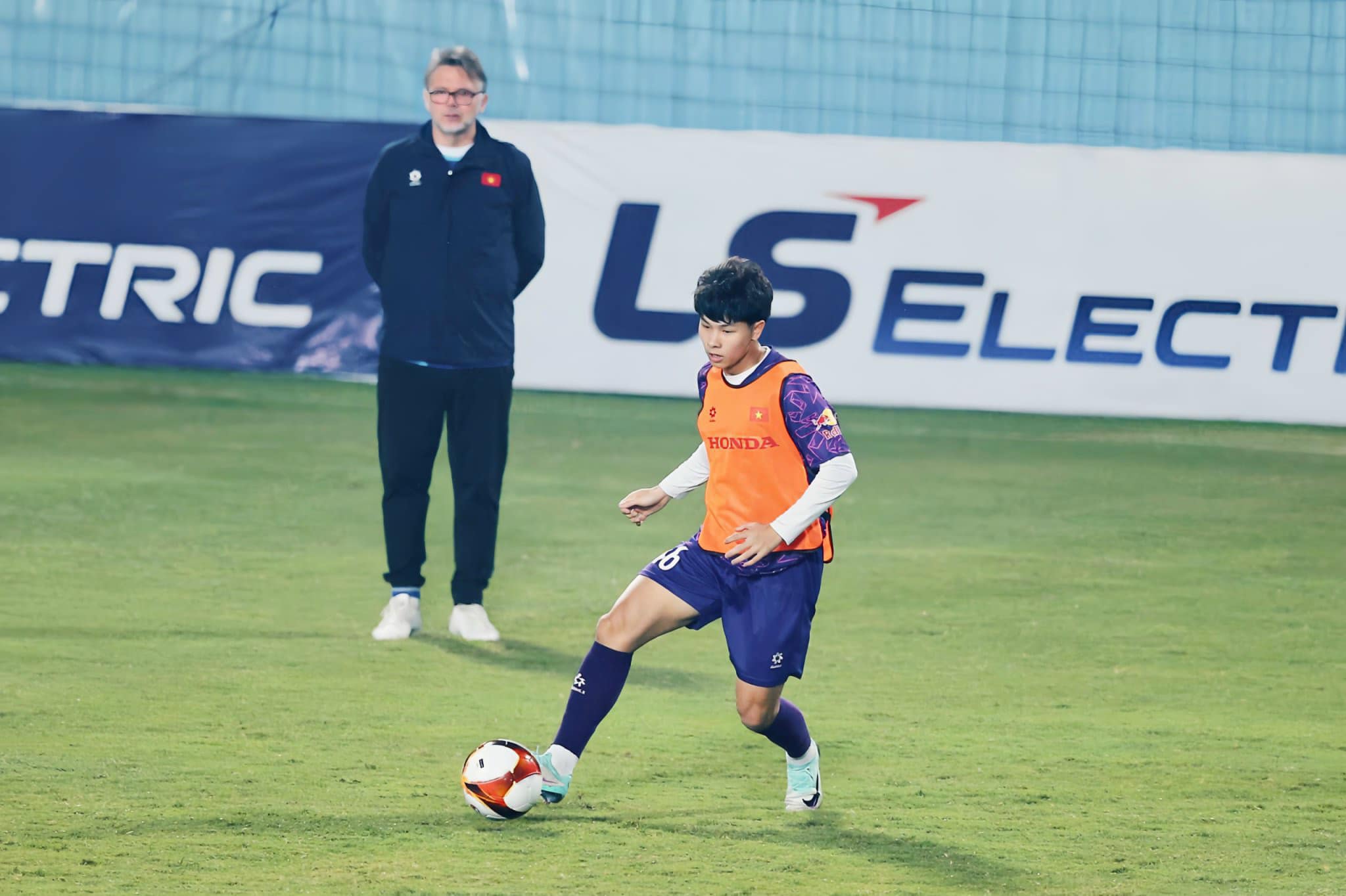 Kỳ vọng năm 2026 khởi sắc với các cầu thủ tuổi Ngọ 7 Kỳ vọng năm 2026 khởi sắc với các cầu thủ tuổi Ngọ - Ảnh 7.