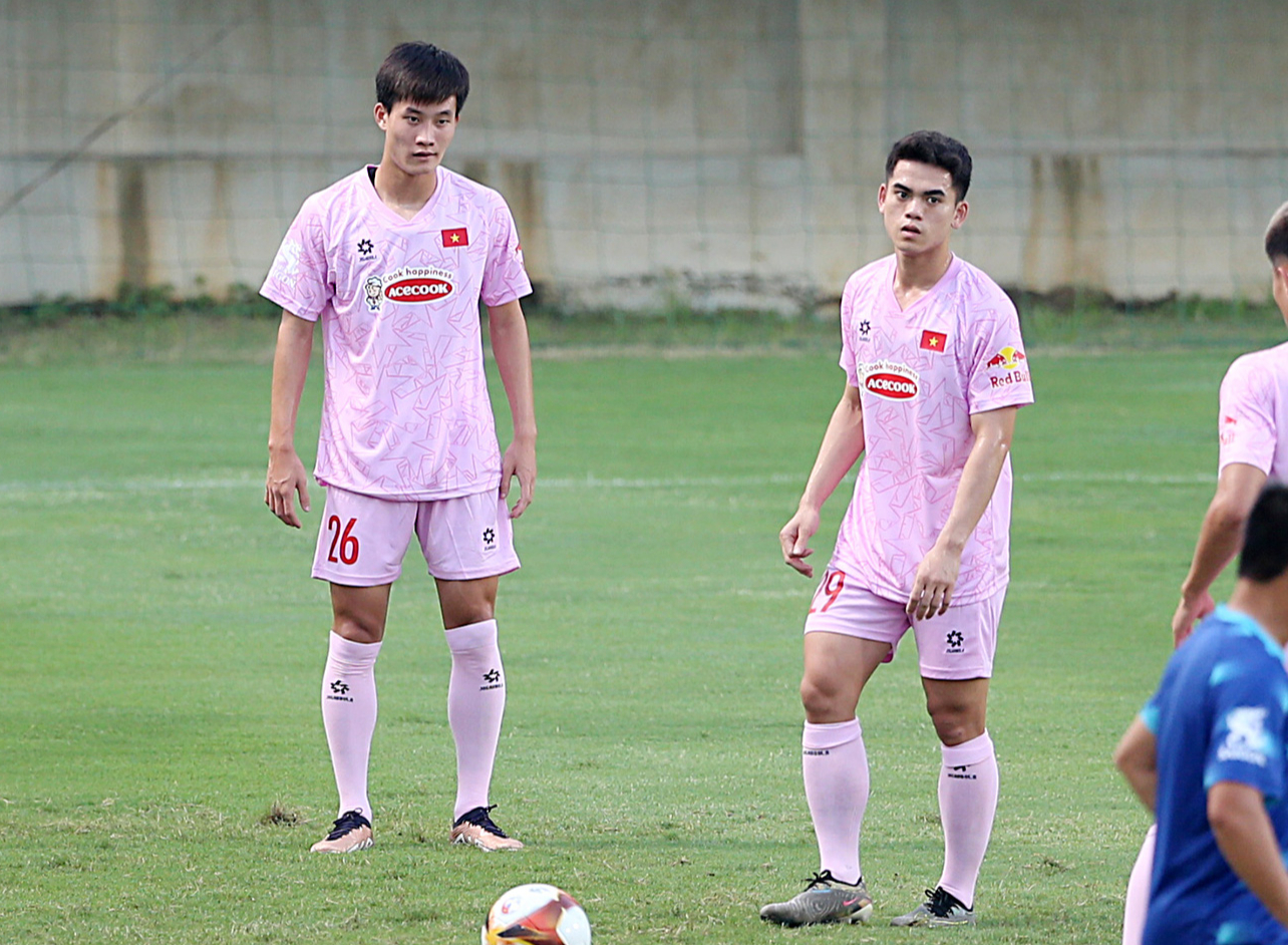 Kỳ vọng năm 2026 khởi sắc với các cầu thủ tuổi Ngọ 9 Kỳ vọng năm 2026 khởi sắc với các cầu thủ tuổi Ngọ - Ảnh 9.