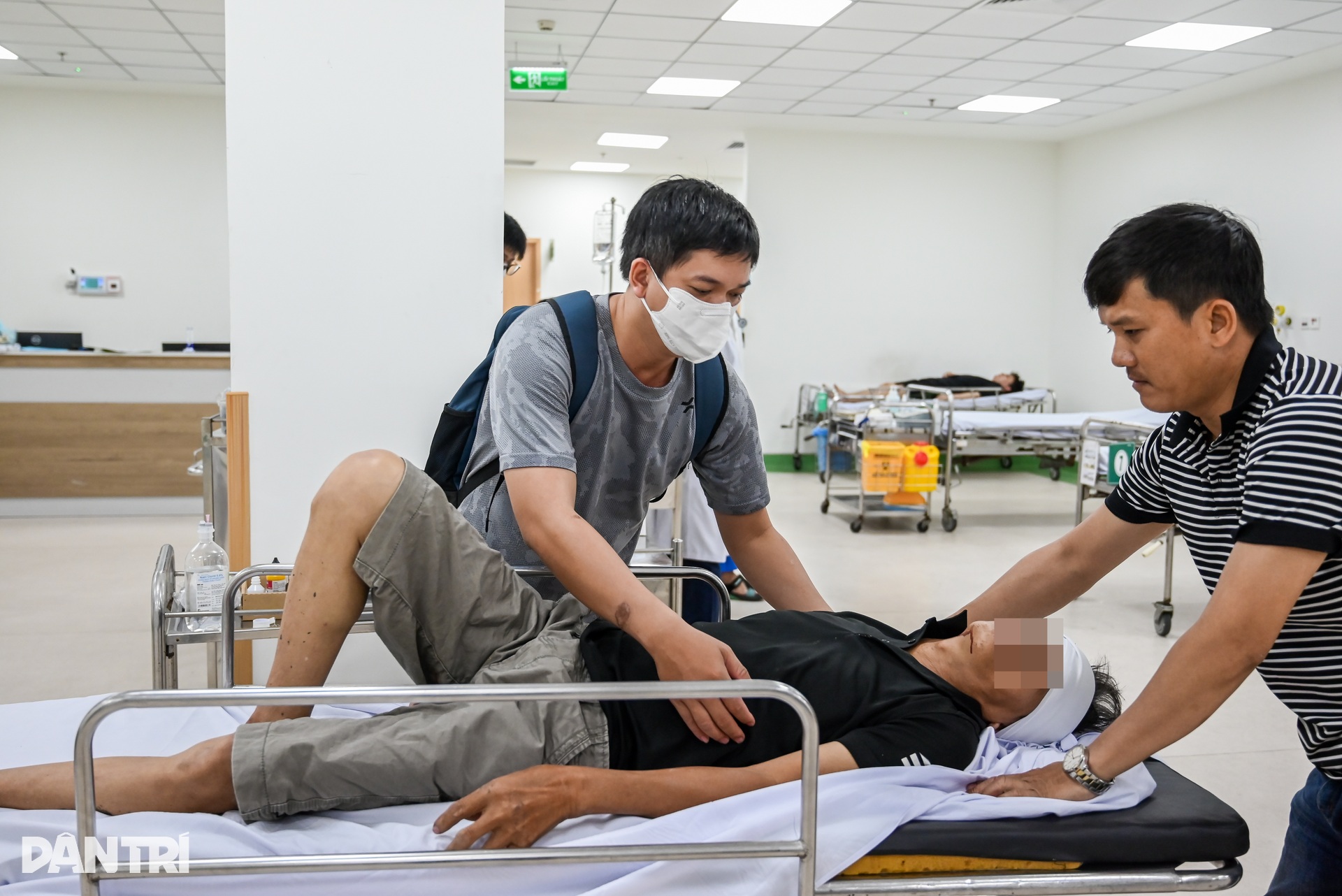 Bên trong khoa cấp cứu những ngày cuối năm - 2