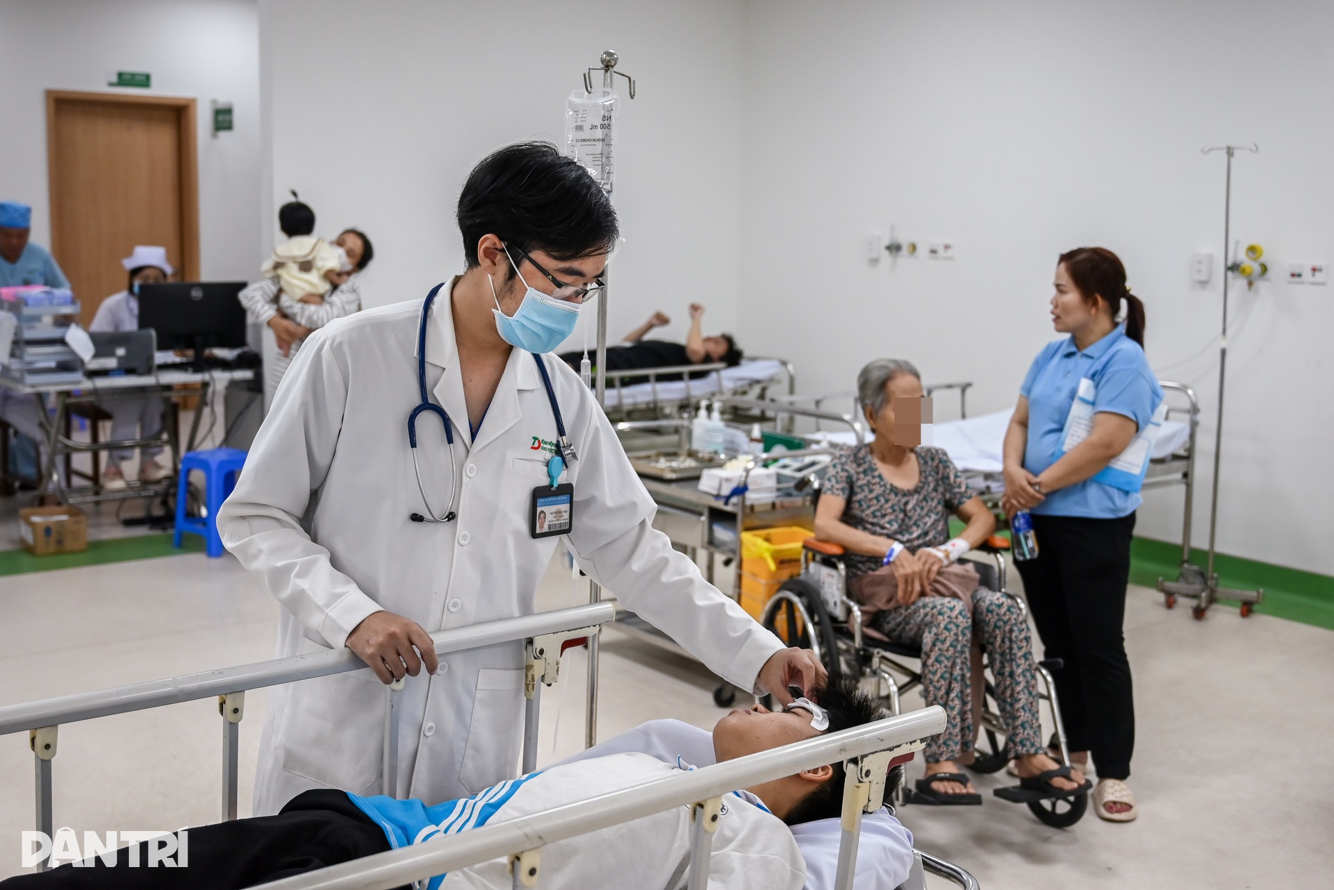 Bên trong khoa cấp cứu những ngày cuối năm - 5