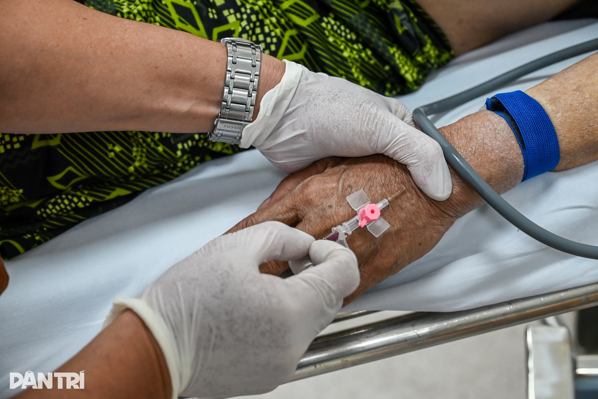 Bên trong khoa cấp cứu những ngày cuối năm - 12