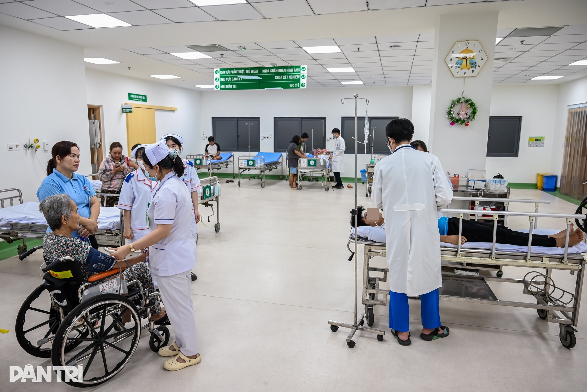 Bên trong khoa cấp cứu những ngày cuối năm - 14