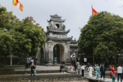 Ngôi chùa cổ cách Hà Nội 60km, sở hữu nhiều 'báu vật' hút khách du xuân