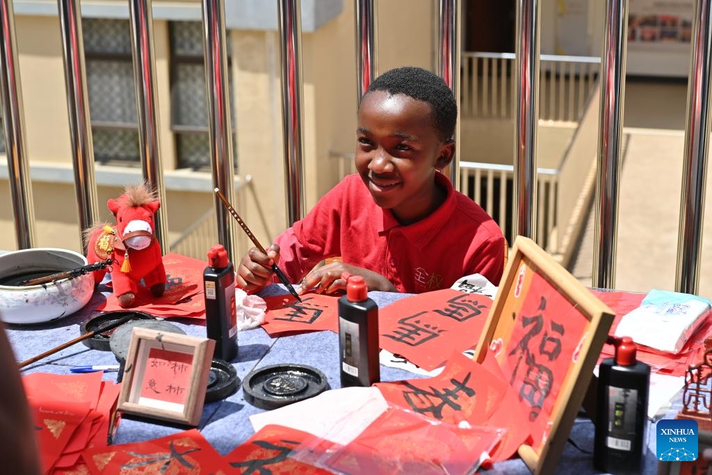 Không chỉ ở Việt Nam và Trung Quốc, cả thế giới đang nhộn nhịp đón Tết Nguyên đán 2026 như thế này!- Ảnh 8.