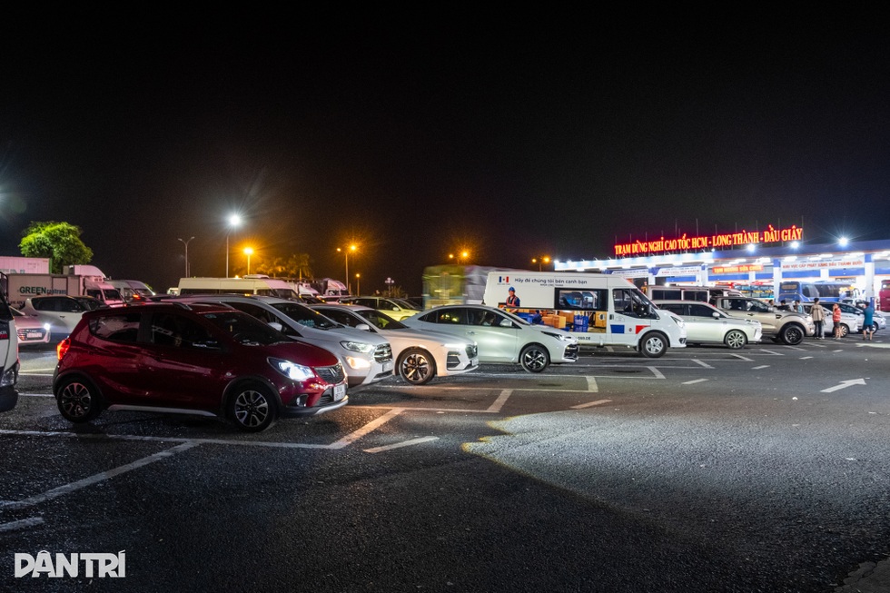 Tôi tiết kiệm hơn 7 triệu đồng nhờ tự lái ô tô 1.400km về quê ăn Tết - 2