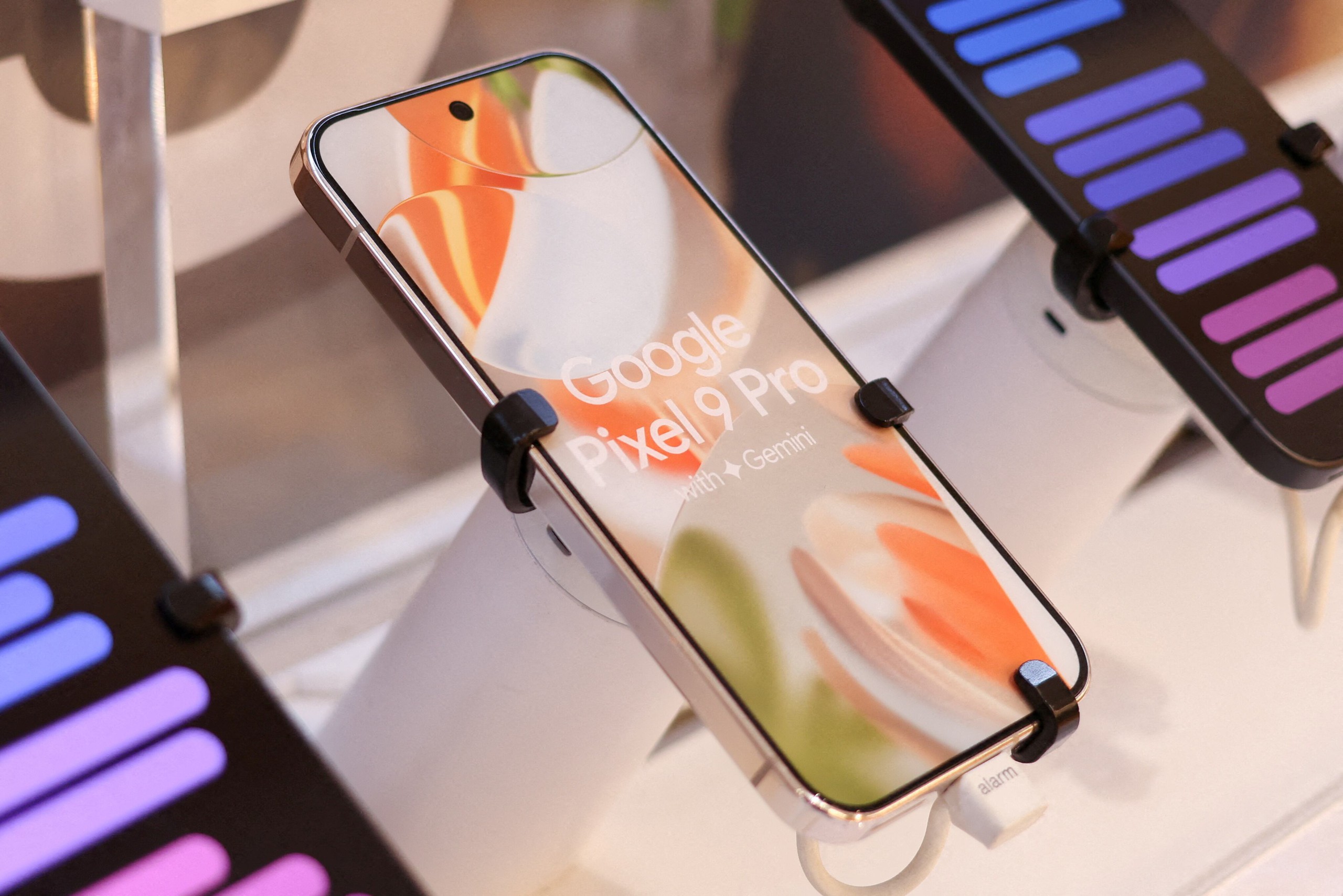 Điểm danh những smartphone đáng mua dù 'đã qua sử dụng' - Ảnh 2.