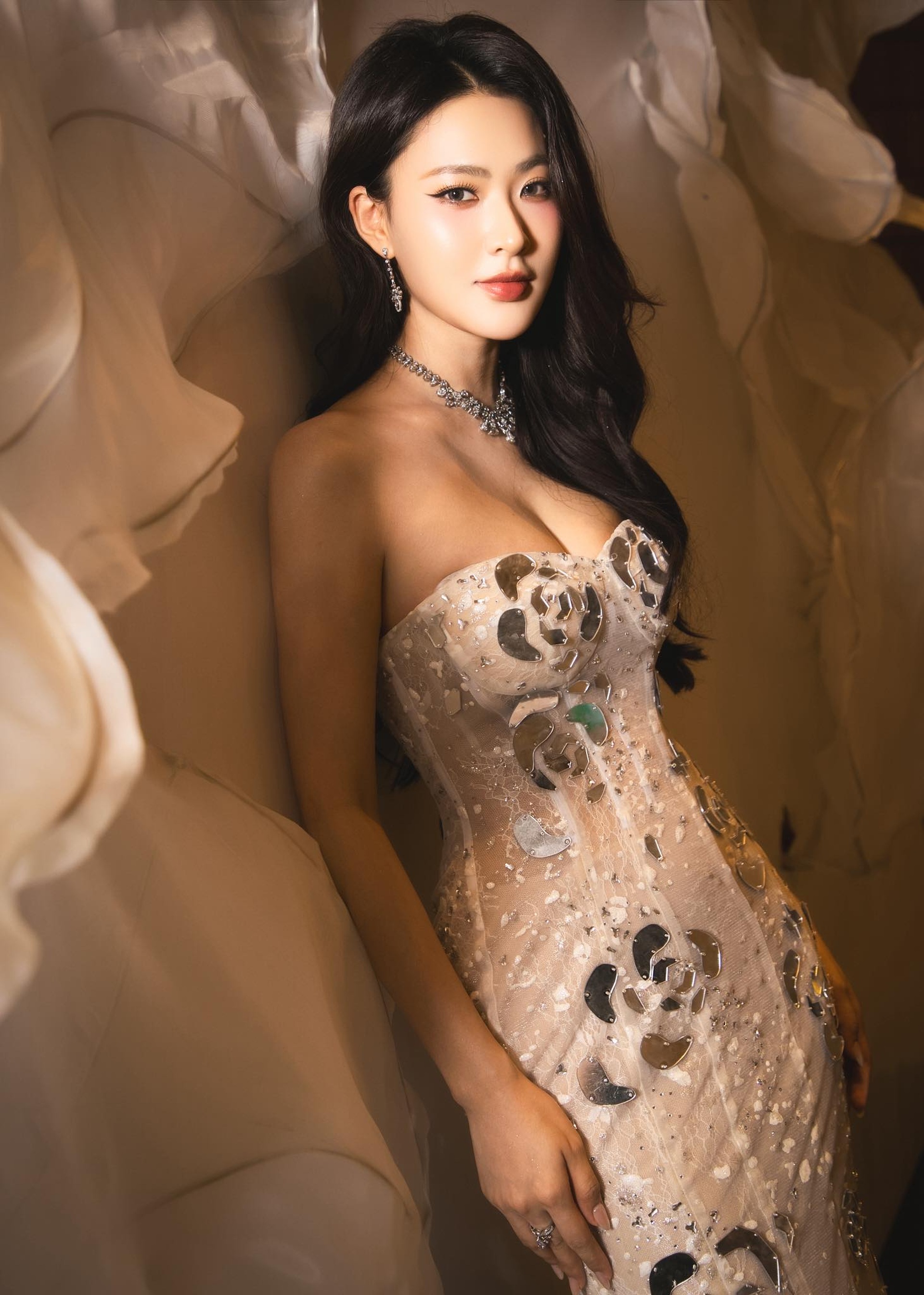 Nhan sắc đời thường đầy cuốn hút của nữ chính phim giờ vàng VTV đang hot - 6