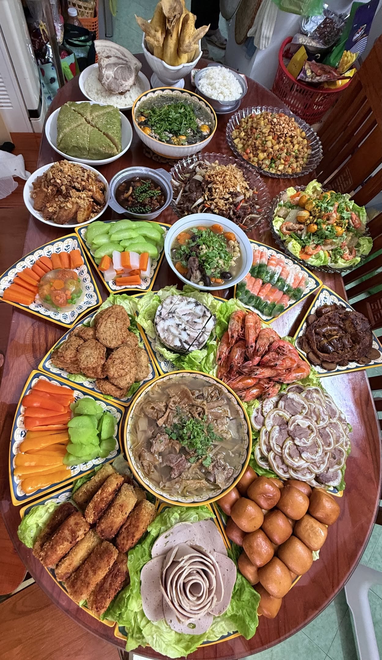 Mâm cơm tất niên 