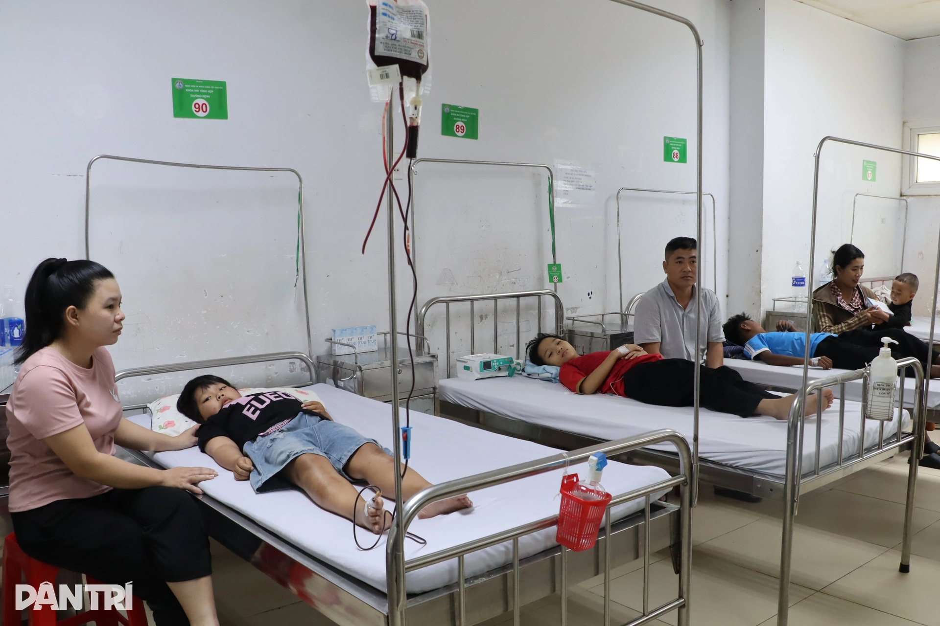 Tết không cần gì lớn lao, chỉ cần con khỏe lên một chút - 2 Tết không cần gì lớn lao, chỉ cần con khỏe lên một chút - 2