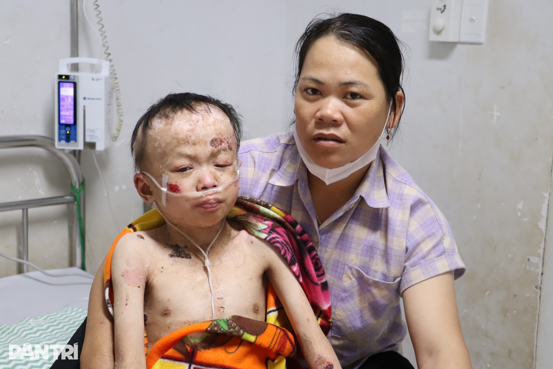 Tết không cần gì lớn lao, chỉ cần con khỏe lên một chút - 9 Tết không cần gì lớn lao, chỉ cần con khỏe lên một chút - 9