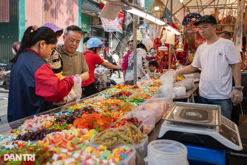 Bộ Tài chính: Không ghi nhận hiện tượng “sốt giá” hoa tươi - 2