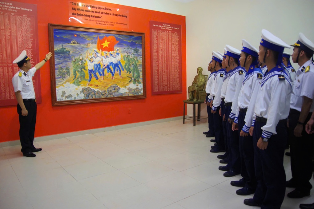 Người dân cả nước hân hoan chào đón năm mới Bính Ngọ - 3