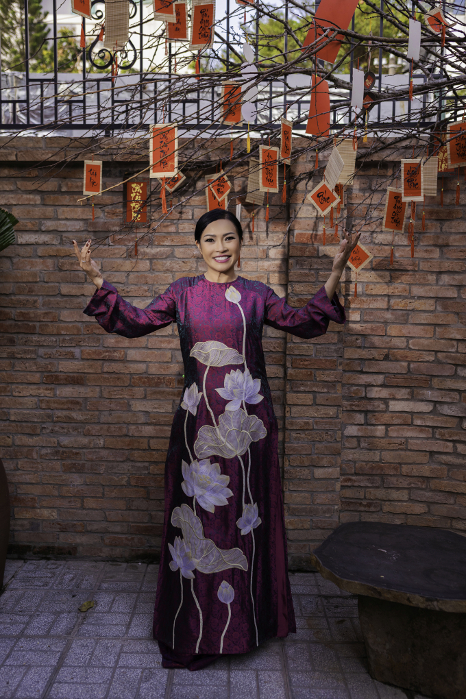 Phương Thanh chụp bộ ảnh trong không gian đón Tết ở nhà riêng. Ảnh: Nhân vật cung cấp