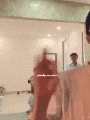 Team qua đường bắt gặp Mai Tài Phến giữ chuỗi ăn Tết cùng gia đình Mỹ Tâm