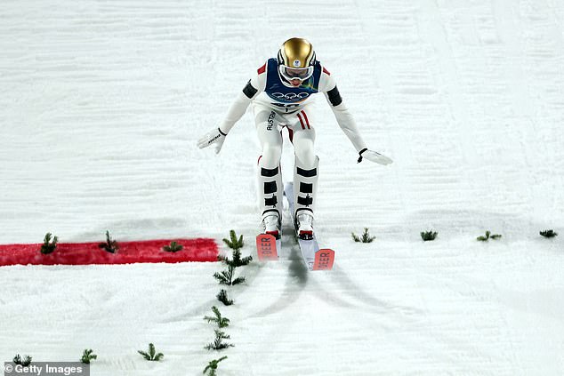 Drama Olympic: VĐV bị truất quyền thi đấu vì... đi giày rộng hơn 4 milimet- Ảnh 2.