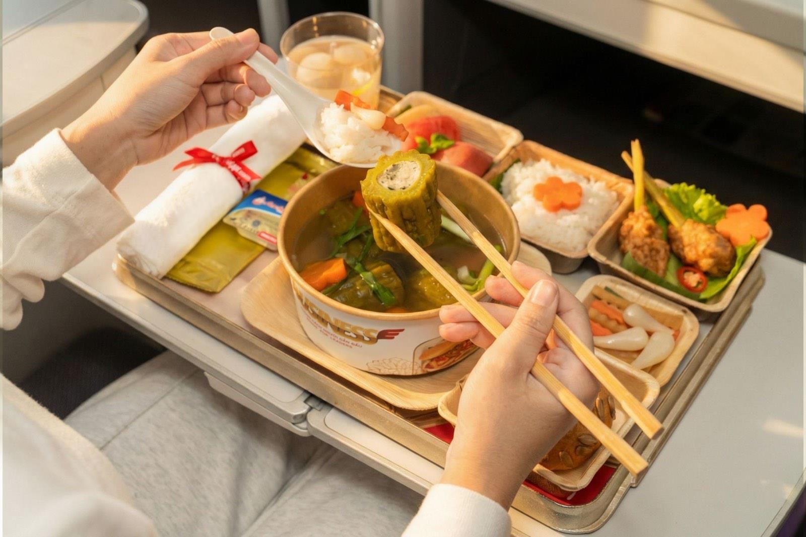 Tết bắt đầu từ khoảnh khắc cất cánh cùng menu đậm vị cổ truyền của Vietjet- Ảnh 4.