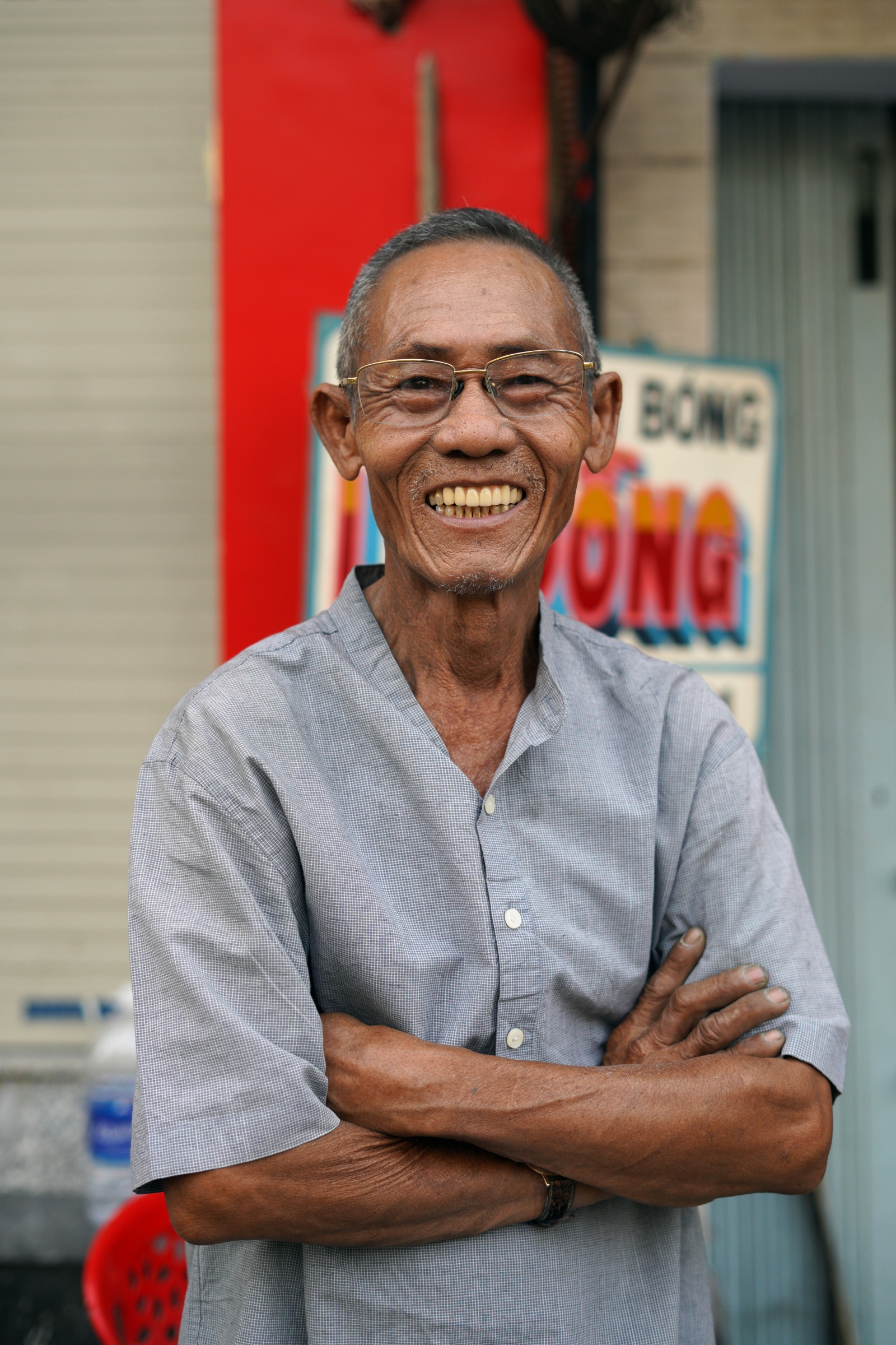 Gặp “đệ nhất cao thủ đánh bóng lư đồng” ở TP.HCM: Đôi tay thu hút sự chú ý- Ảnh 4.