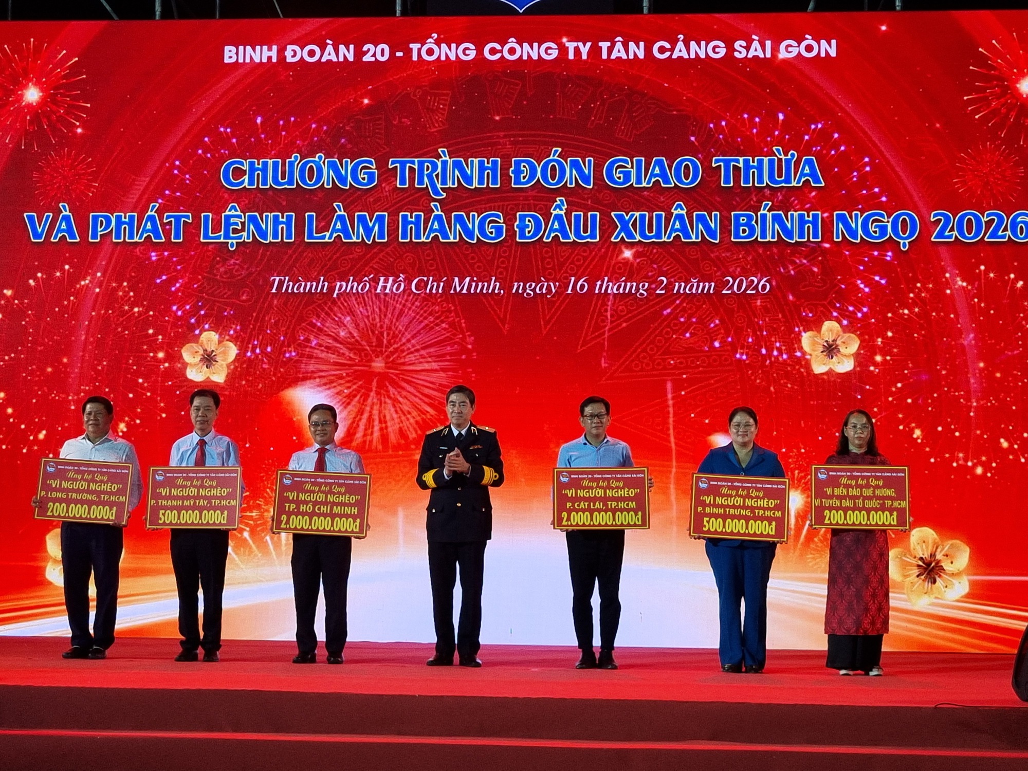 Đêm giao thừa, Binh đoàn 20 phát lệnh làm hàng đầu xuân Bính Ngọ tại cảng Tân Cảng Cát Lái- Ảnh 3.