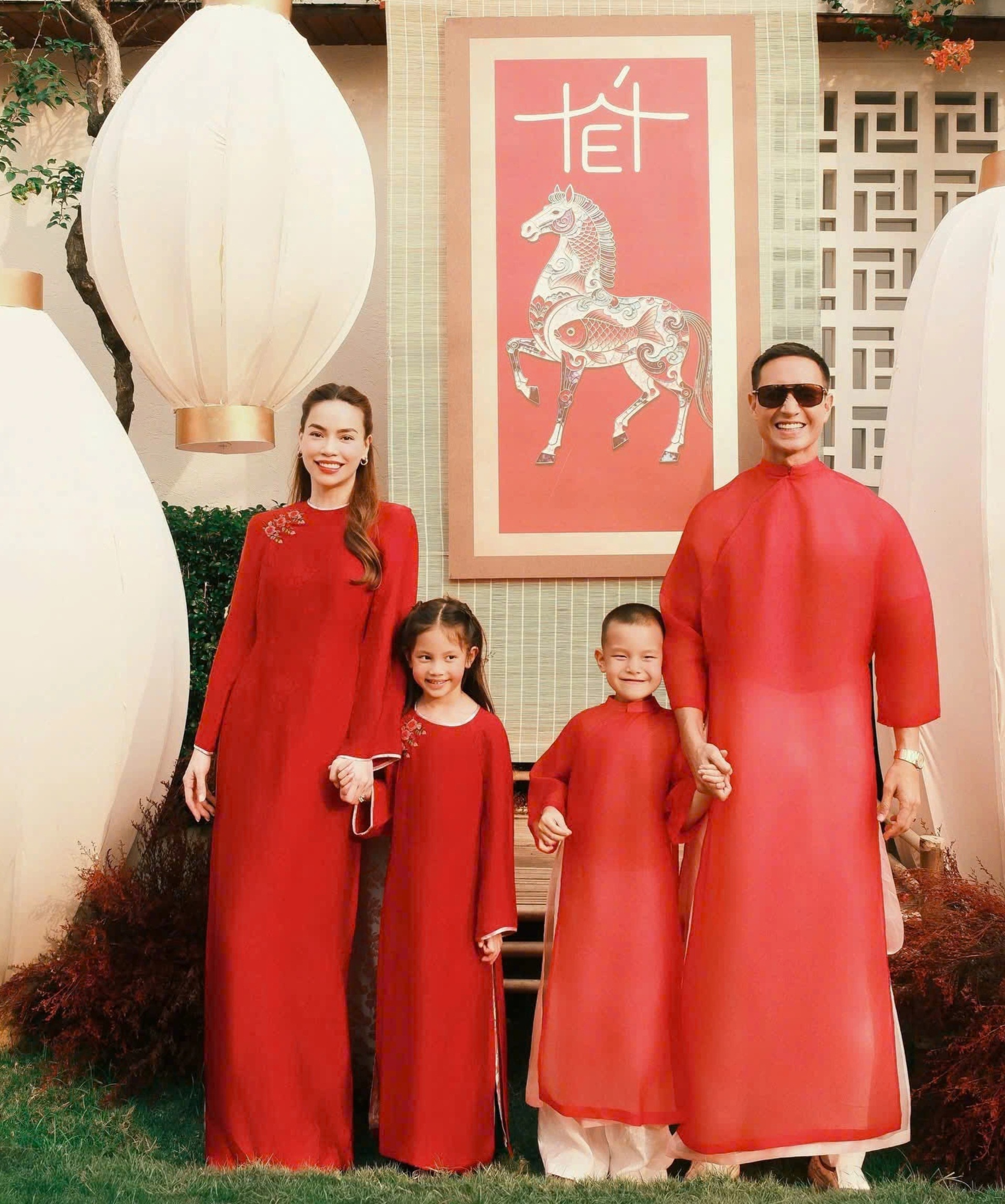 Sao đón giao thừa Tết Bính Ngọ: Bức ảnh gia đình Cường Đô La gây chú ý - 5 Sao đón giao thừa Tết Bính Ngọ: Bức ảnh gia đình Cường Đô La gây chú ý - 5