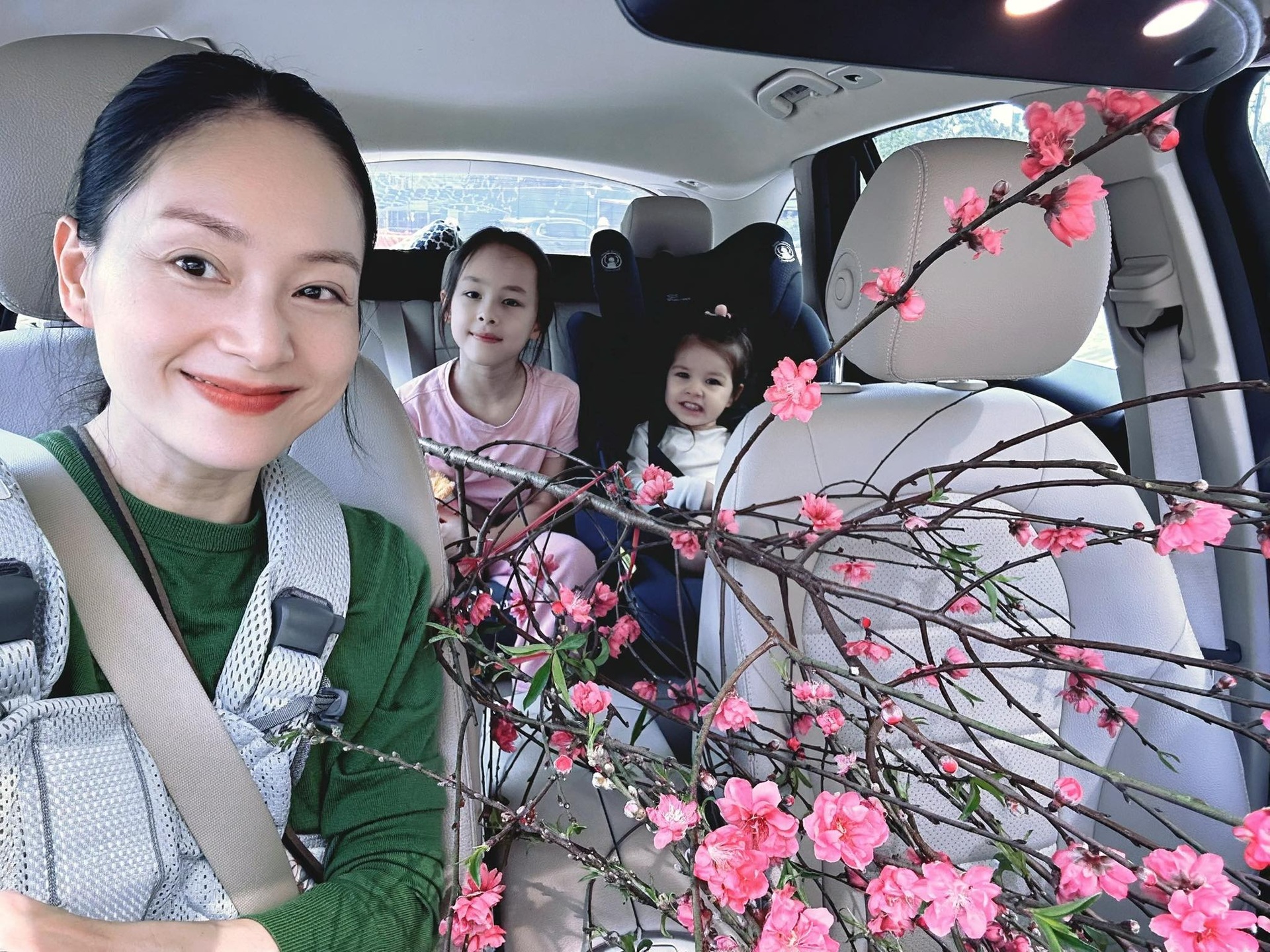 Sao đón giao thừa Tết Bính Ngọ: Bức ảnh gia đình Cường Đô La gây chú ý - 7 Sao đón giao thừa Tết Bính Ngọ: Bức ảnh gia đình Cường Đô La gây chú ý - 7