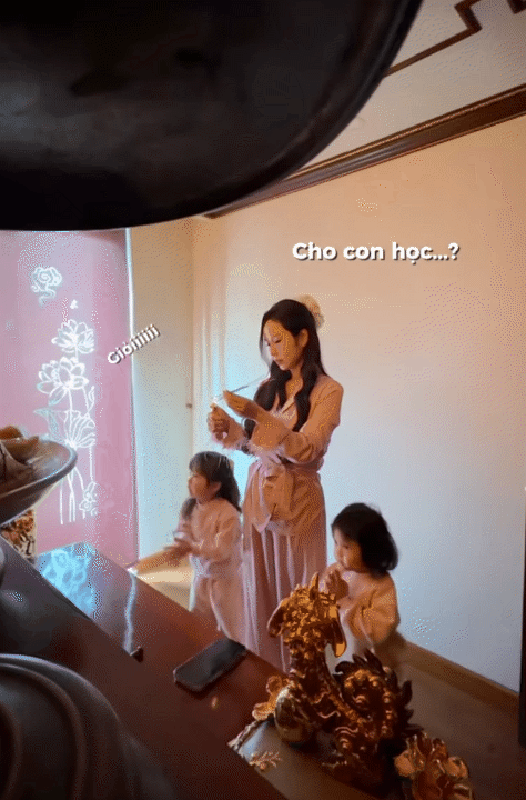 Không khí Tết trong dinh thự của phú bà 2 con Hạnh Xuka: Từ việc làm tinh tế của mẹ đến hành động đáng yêu của hai bé- Ảnh 10.