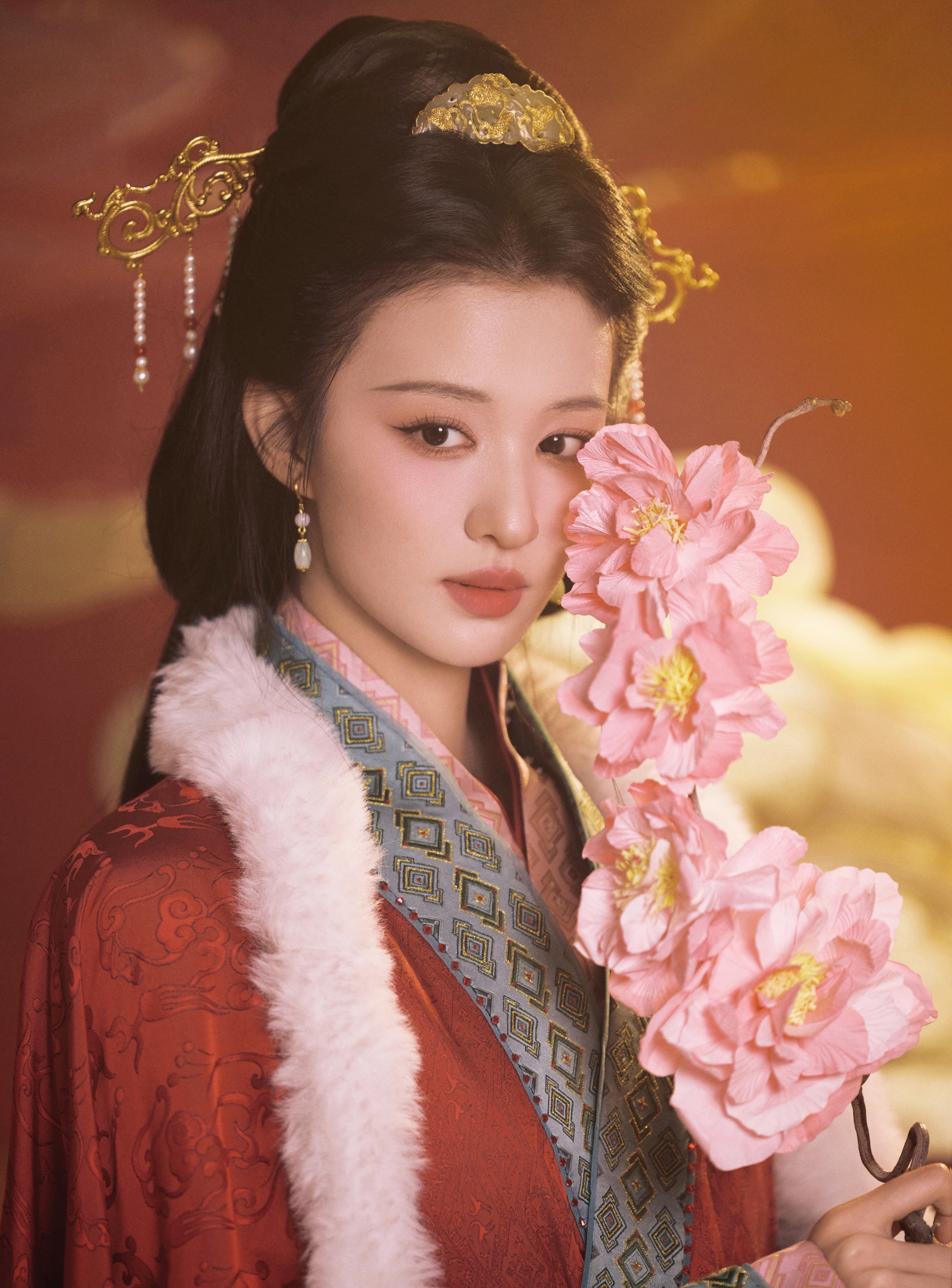 Mỹ nhân đẹp nhất đêm hội giao thừa 2026: Nhan sắc như bức tranh giang sơn gấm vóc, bảo sao ai gặp cũng yêu- Ảnh 5. Mỹ nhân đẹp nhất đêm hội giao thừa 2026: Nhan sắc như bức tranh giang sơn gấm vóc, bảo sao ai gặp cũng yêu- Ảnh 5.