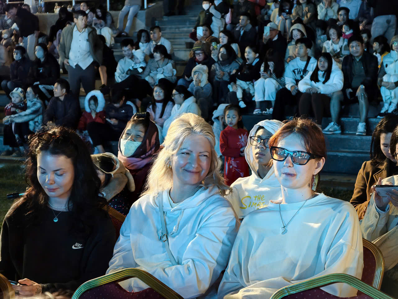 Đêm giao thừa 13 độ C, hàng ngàn người háo hức chờ pháo hoa ở Đà Lạt- Ảnh 5.