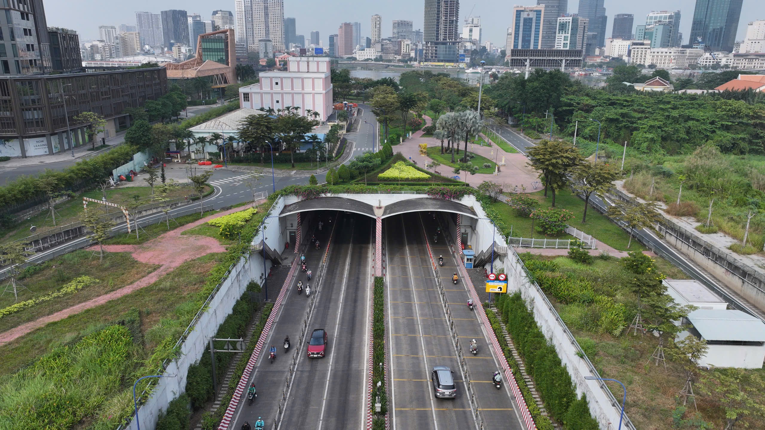 TP.HCM nhìn từ sông Sài Gòn - Kỳ 3: Cuộc đua của những tòa tháp chọc trời- Ảnh 7. TP.HCM nhìn từ sông Sài Gòn - Kỳ 3: Cuộc đua của những tòa tháp chọc trời- Ảnh 7.