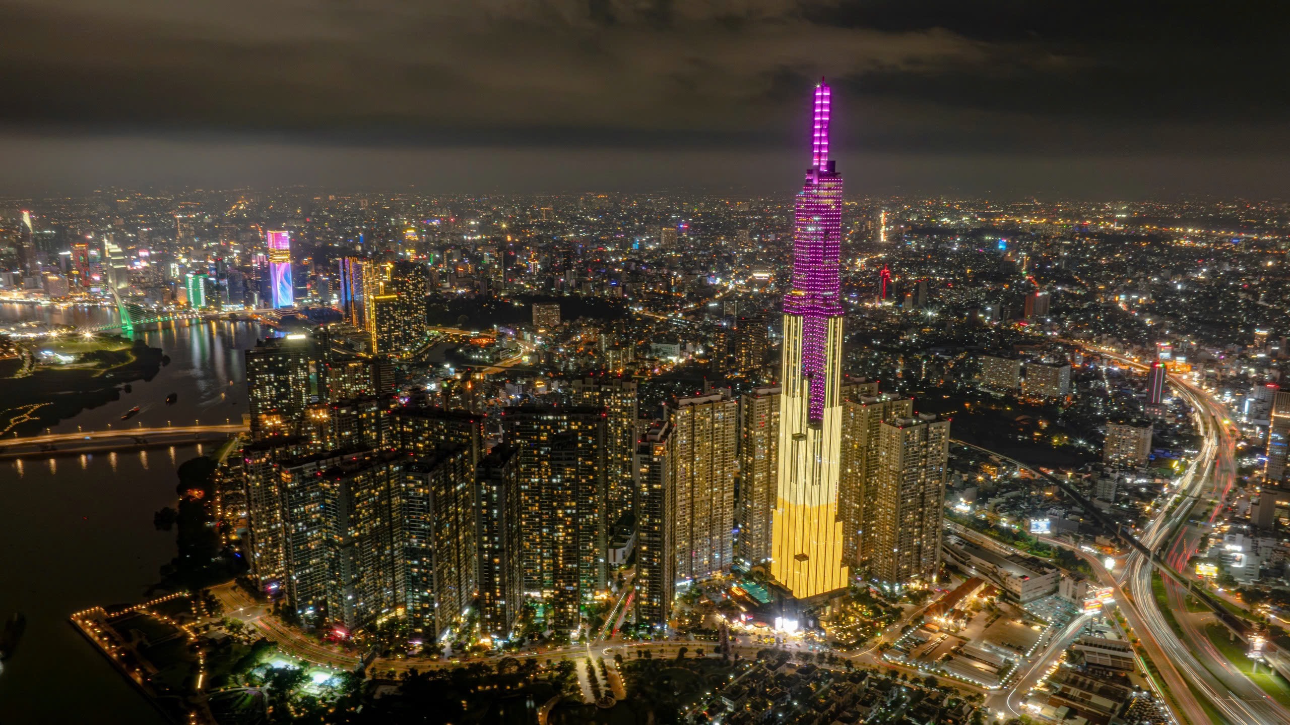 TP.HCM nhìn từ sông Sài Gòn - Kỳ 3: Cuộc đua của những tòa tháp chọc trời- Ảnh 10. TP.HCM nhìn từ sông Sài Gòn - Kỳ 3: Cuộc đua của những tòa tháp chọc trời- Ảnh 10.