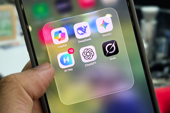 Một số ứng dụng AI tạo sinh trên điện thoại. Ảnh: Lưu Quý