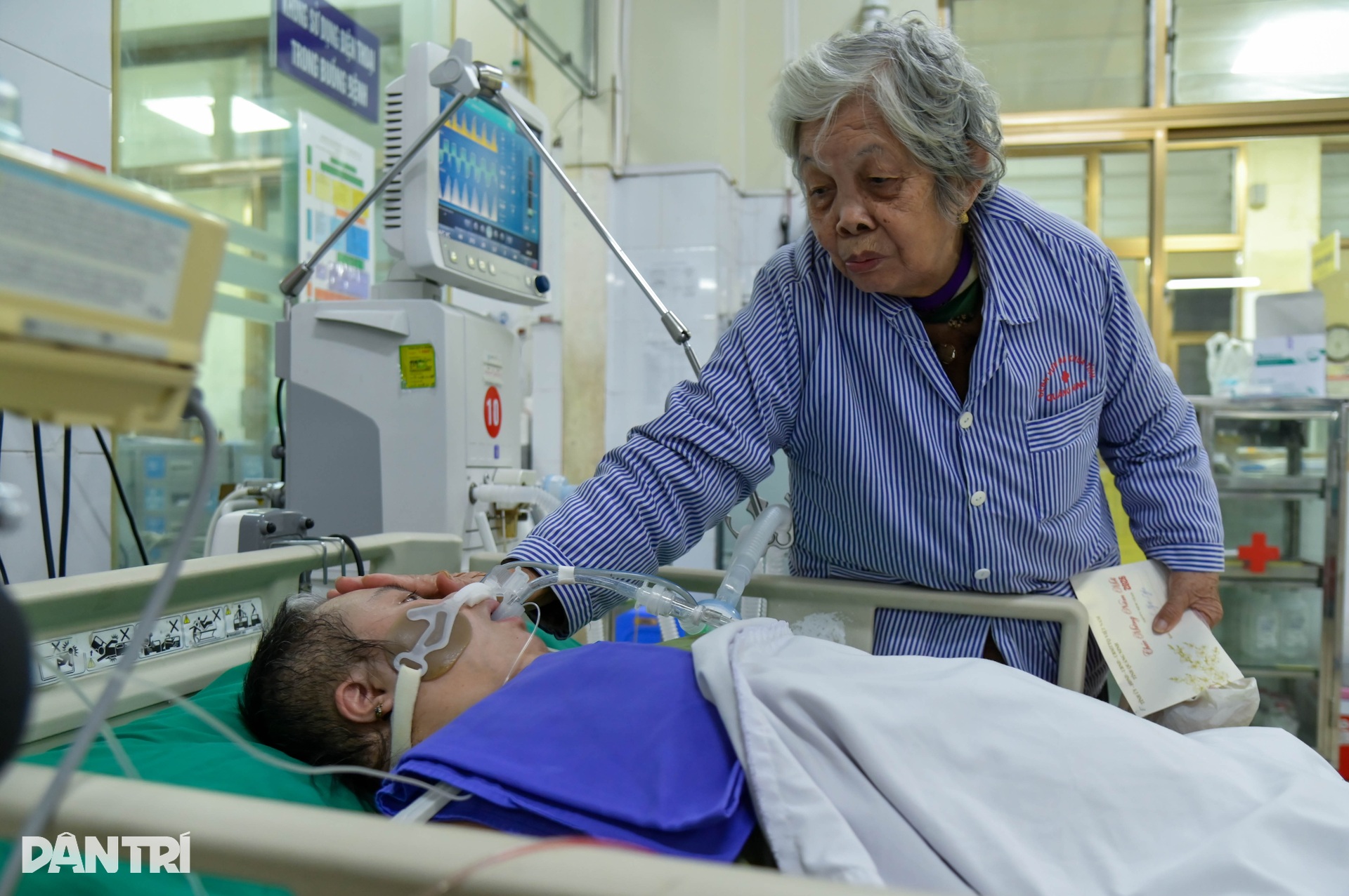 Ngày Tết trong khoa hồi sức: Người bệnh được gội đầu đón năm mới - 6