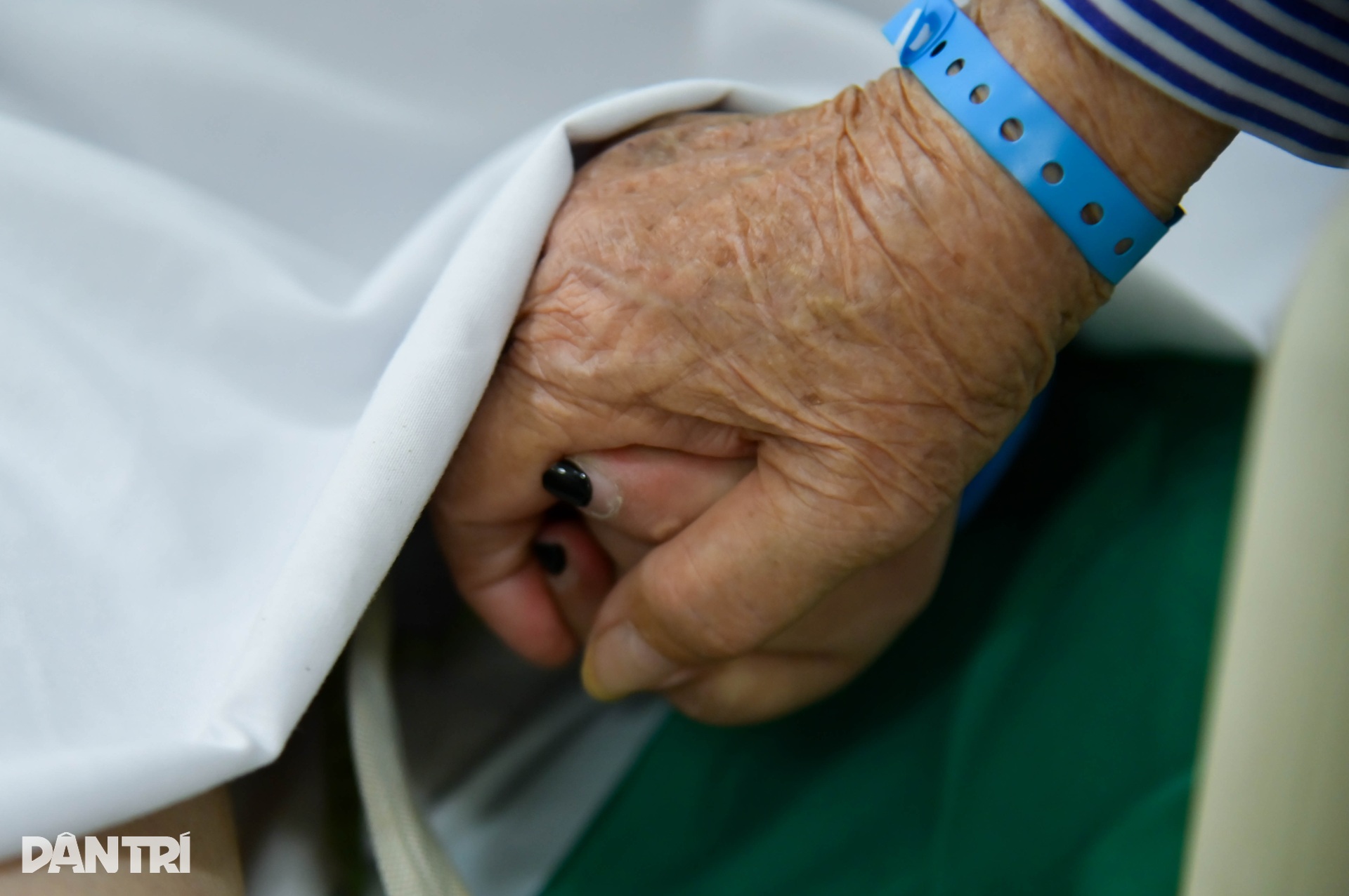 Ngày Tết trong khoa hồi sức: Người bệnh được gội đầu đón năm mới - 7