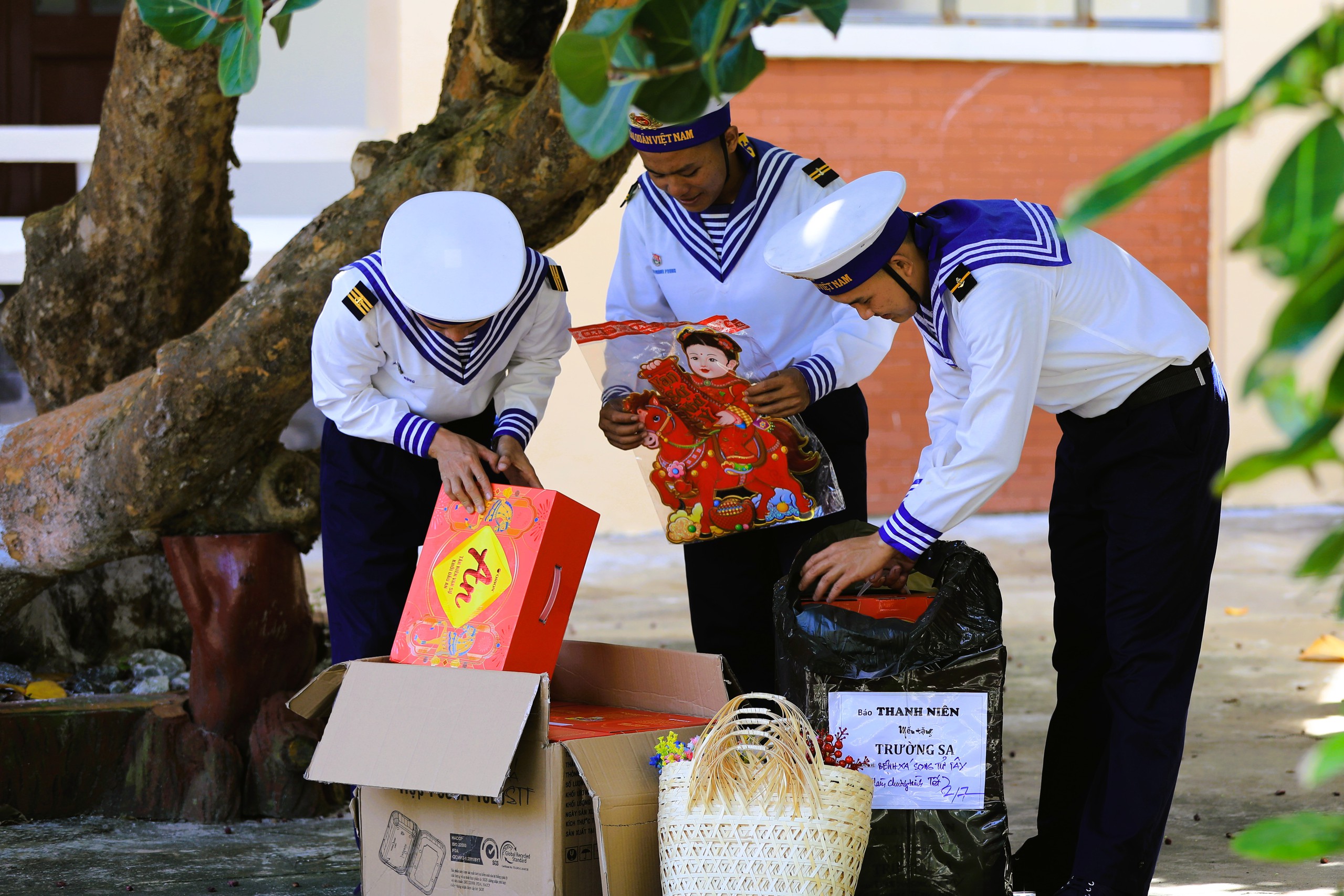 Tết ở Trường Sa - Kỳ 6: Những món quà đặc biệt- Ảnh 7.