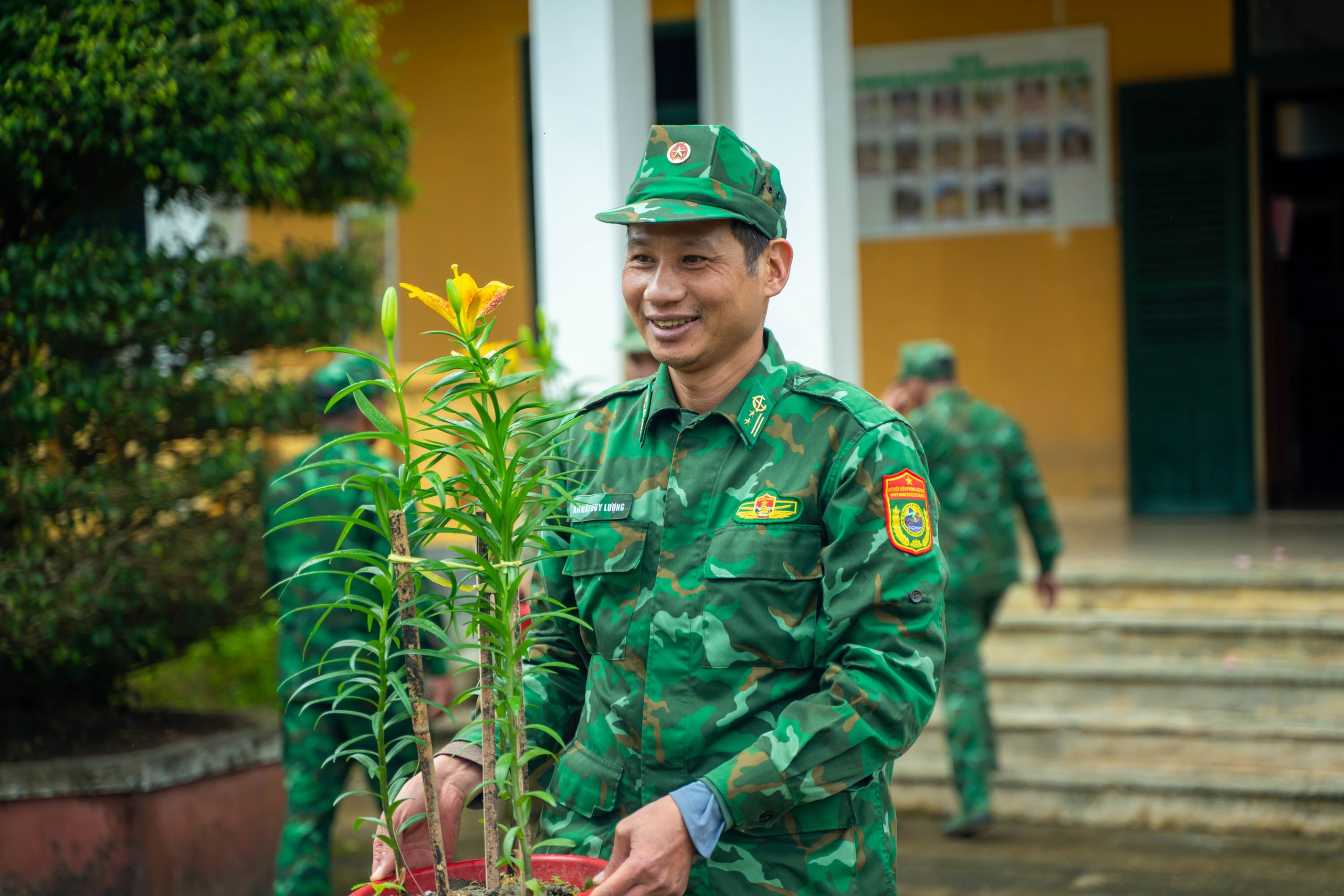 Tết ở ‘xứ mưa 9 tháng’, đồn biên giới có dân sau 21 năm- Ảnh 8.