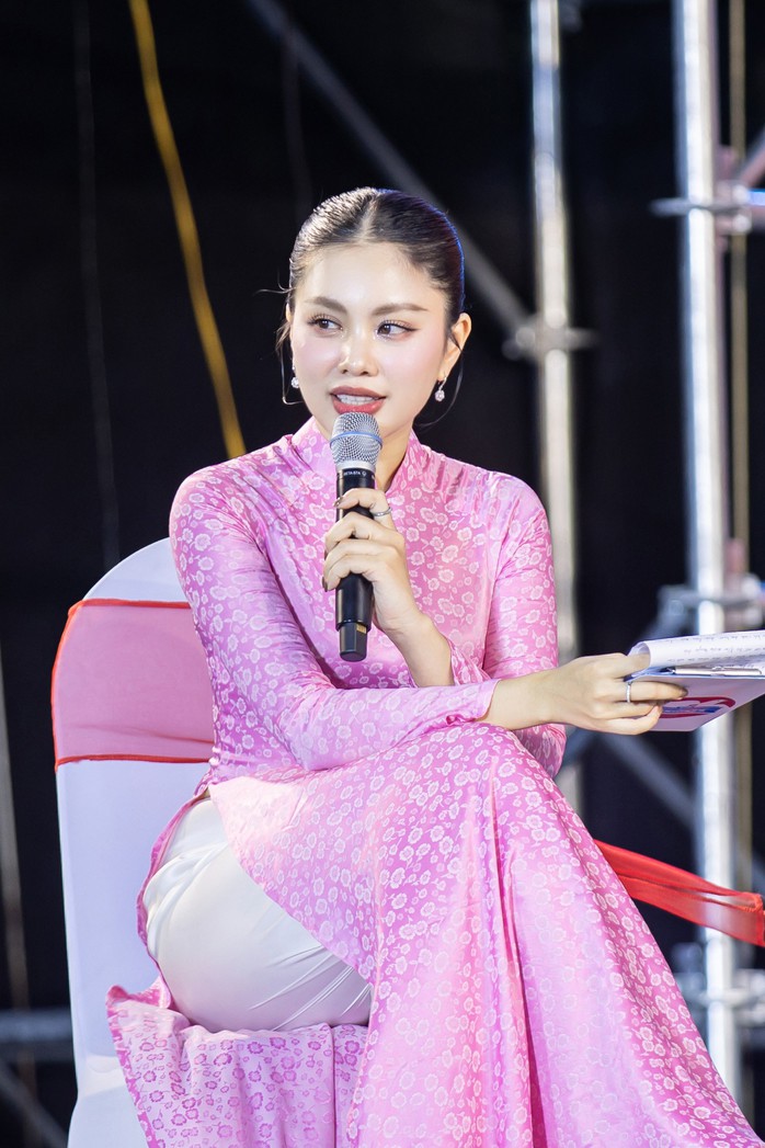 Nữ MC từng là á hậu, liên tục dẫn các chương trình nghệ thuật lớn là ai? 4 Nữ MC từng đoạt danh hiệu nhan sắc