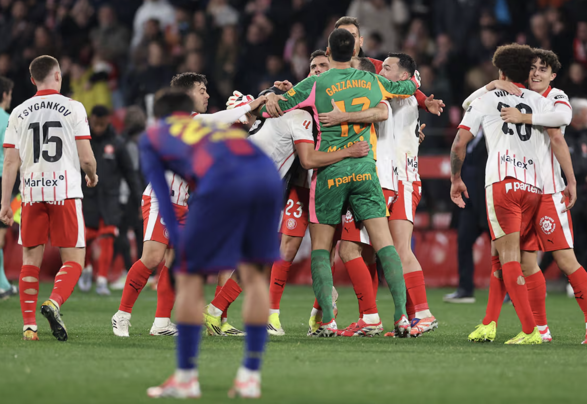 Gục ngã cay đắng ở derby Catalunya, Barcelona ôm hận với cuộc đua La Liga 7 Gục ngã cay đắng ở derby Catalunya, Barcelona ôm hận với cuộc đua La Liga - Ảnh 7.