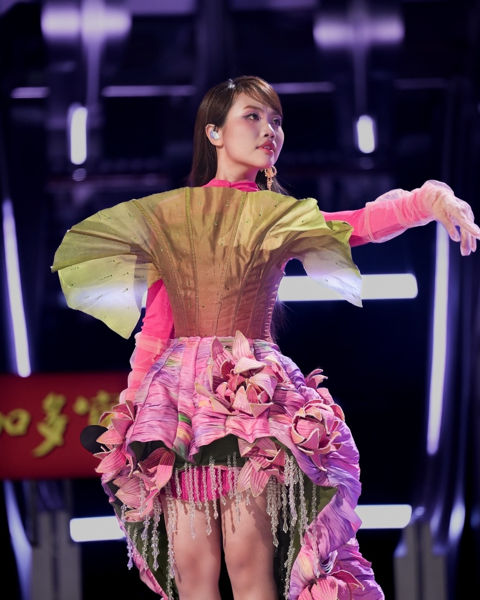 Phương Mỹ Chi sau 13 năm: Đi xa đến đâu, tôi vẫn chỉ mong bố mẹ tự hào - 4