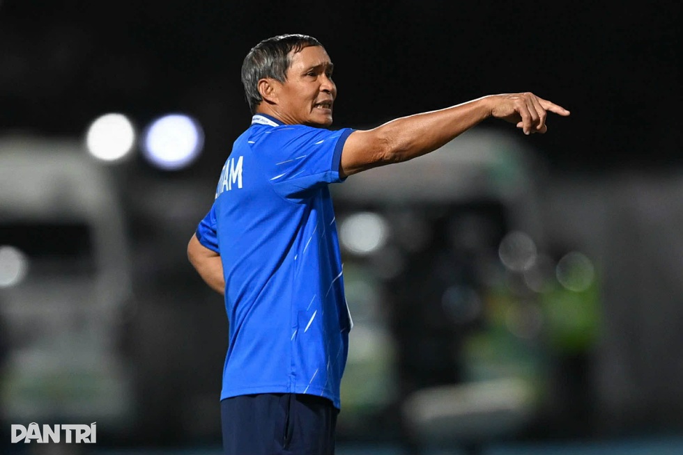 HLV Mai Đức Chung chúc Tết độc giả Dân trí, hướng về World Cup - 2