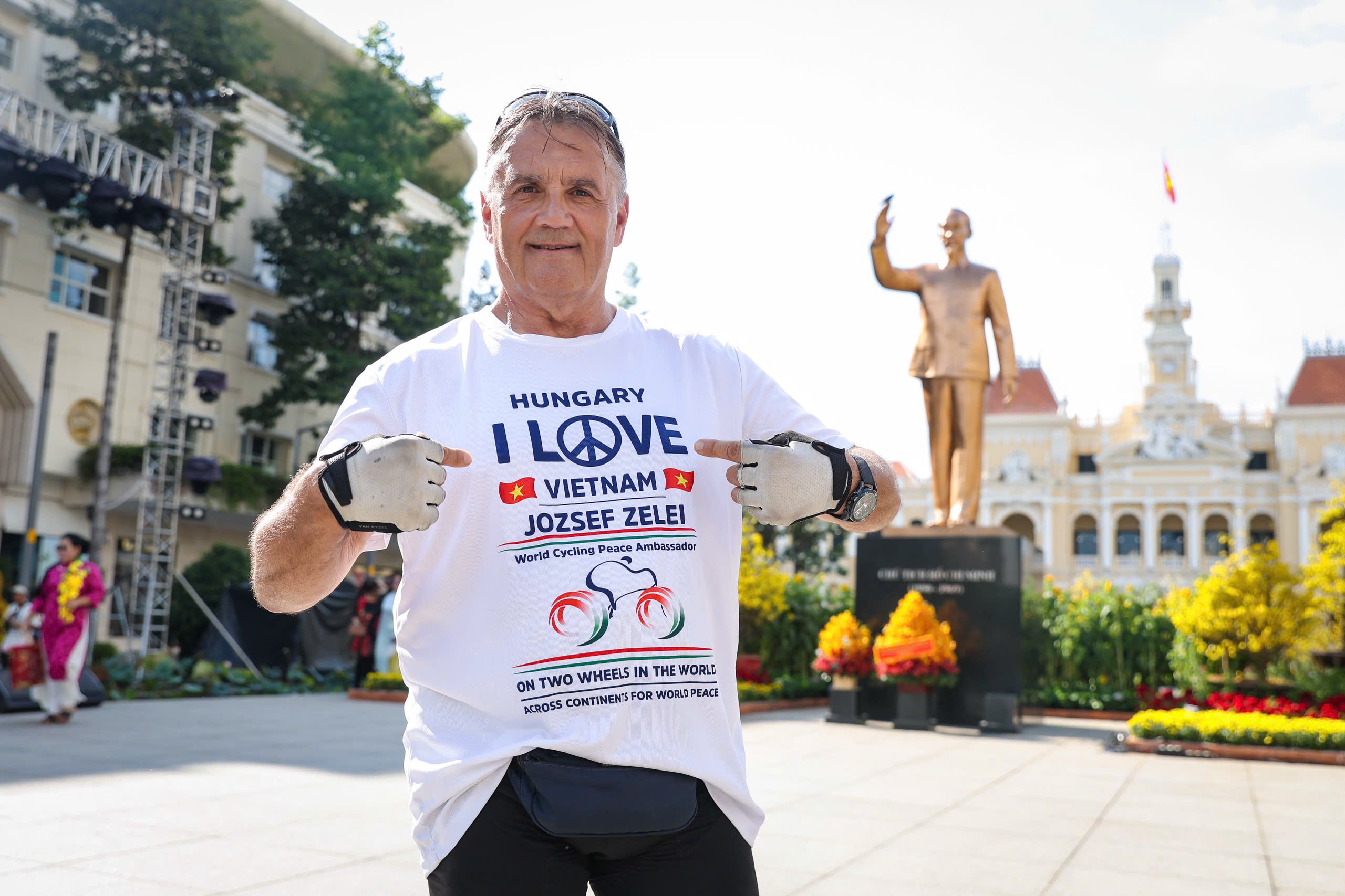 Đại sứ hòa bình József Zelei mang thông điệp từ Hungary đến Việt Nam năm 2026 - Ảnh 2. Đại sứ hòa bình József Zelei mang thông điệp từ Hungary đến Việt Nam năm 2026 - Ảnh 2.